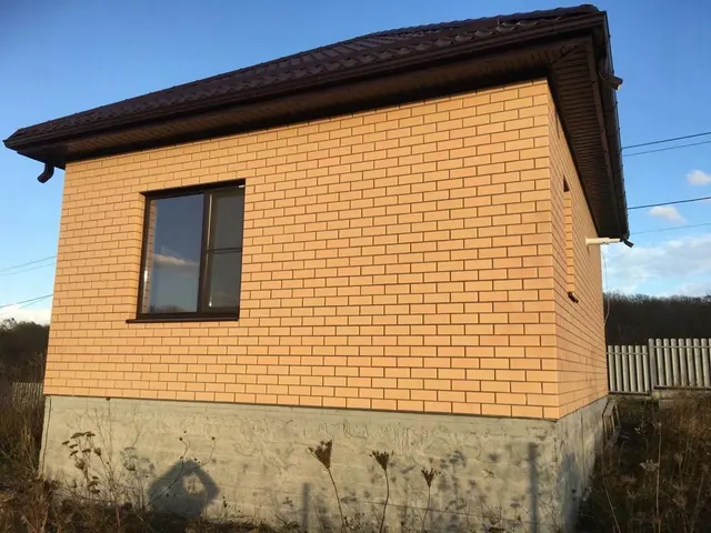 (повт) Д-к Любенко В.А. Жилое здание пл. 36,6 кв.м, КН 23:01:0701001:1708, з/у пл.796 кв.м, КН 23:01:0701001:1721, адрес: КК, Абинский р-н, с/п Светлогорское, х.Эриванский, ул.Верхняя,д.8. Обременение: залог, арест, н/ц 2 550 000,00 руб., з-к 25 500,00 руб., ш/а 25 500,00 руб.