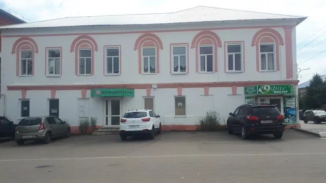 Нежилое помещение № 1, назначение: Нежилое, общей площадью 115,5 кв. м, кадастровый номер 71:27:020305:1095, расположенное в подвальном этаже  по адресу: Тульская область, Ефремовский район, г. Ефремов, ул. Свердлова, д. 32, пом. 1. Нежилое здание, в котором расположен объект аренды, является выявленным объектом культурного наследия регионального значения «Дом жилой, 1860-1870 гг.». Охранное обязательство на выявленный объект культурного наследия от 27.06.2013 № 107-13