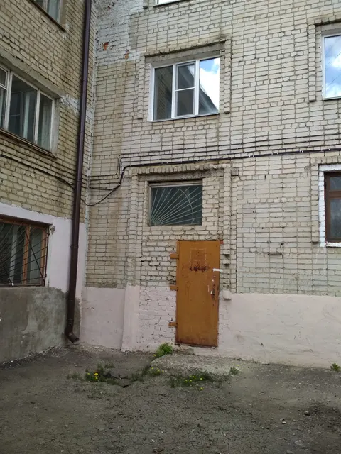 Встроенное нежилое помещение № 1 в жилом доме, расположенное по адресу:  г. Саранск,                  ул. Веселовского,  д. 7.