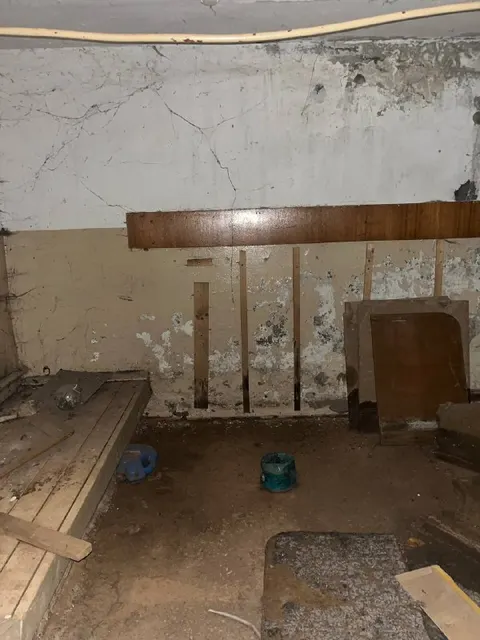 нежилое помещение с кадастровым номером 43:40:000421:281 по адресу: Российская Федерация, Кировская область, г.о. город Киров, г. Киров, ул. Пугачева, д. 28, помещ. 1001, с движимым имуществом.