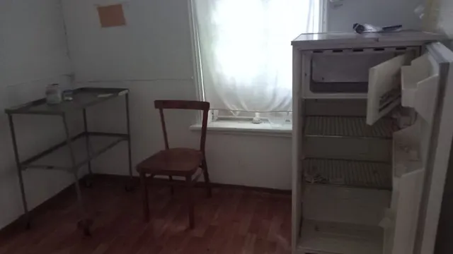 Нежилое здание медпункта по адресу: Курганская область,  Катайский муниципальный округ, с. Зырянка,  ул. Советская, д. 17