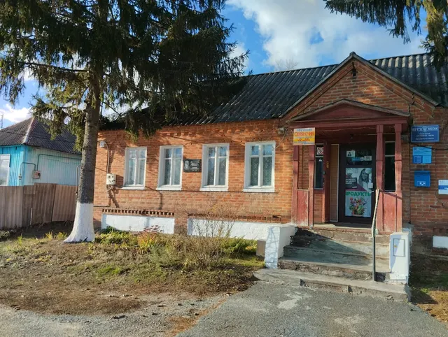 Часть нежилого здания общей площадью 75,8 кв.м с кадастровым номером 31:14:0101001:2164, расположенная по адресу: Белгородская область, м.о. Борисовский,     с. Красный Куток, ул. Октябрьская, д. 33