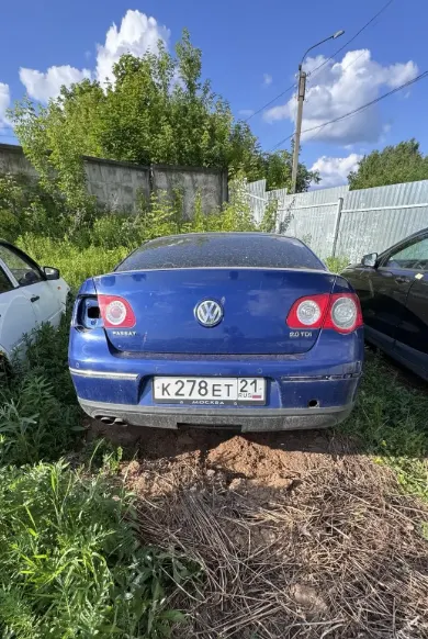 Легковой автомобиль Фольксваген Пассат, VIN №WVWZZZ3CZ7P125865, государственный регистрационный знак К278ЕТ21, цвет кузова синий,кузов имеет следы коррозии, правое переднее крыло черного цвета, левая задняя фара отсутствует, правое наружное зеркало заднего вида сломано, б/у, (21-009680-1)