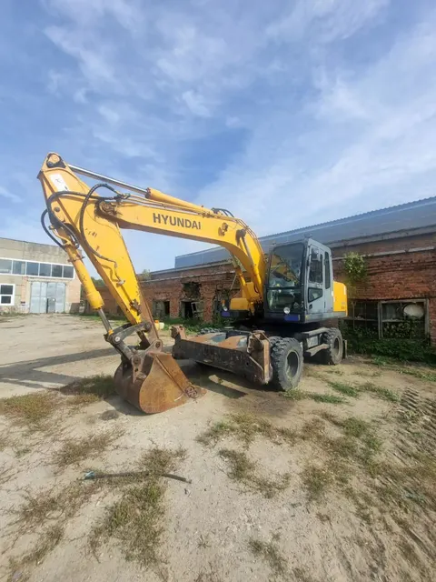 Экскаватор HYUNDAI R140W-7