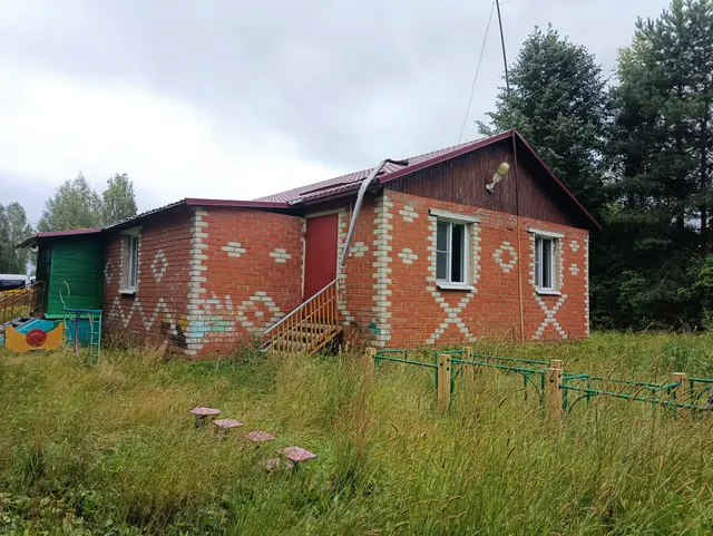 недвижимое имущество, расположенное по адресу: Ярославская область, Пошехонский район, с. Ясная Поляна, ул. Рыбинская, д.24