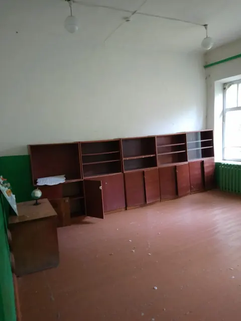 недвижимое имущество, расположенное по адресу: Ярославская область, Пошехонский муниципальный округ, село Владычное, ул. Школьная, д.1