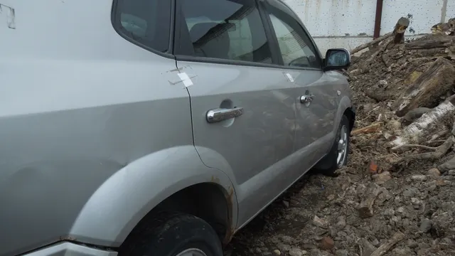 Автомобиль марки "Хенде Туксон", VIN-номер KMHJM81BP7U719823, без грз