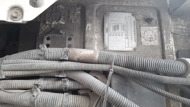 Мусоровоз КО-427-34 на шасси МАЗ-5340В2 ПТС 57 Н699924, выдан ОАО "Мценский завод Коммаш", 31.12.2013; идентификационный номер (VIN) Х5Н427344D0000022 модель, номер двигателя ЯМЗ-5363. D0007040, Шасси (рама) №YЗМ5340В2D0000022, кузов (прицеп) № отсутствует, цвет белый, номер К358ВУ142