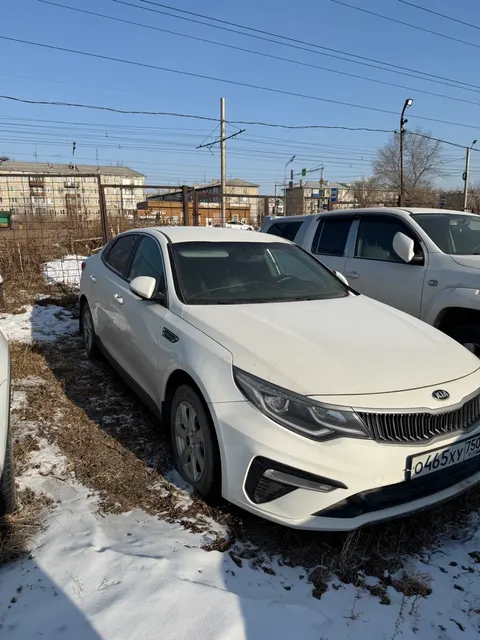 Легковой автомобиль седан KIA JF OPTIMA, 2019г.в., г/н O465ХУ750, VIN XWEGT411BL0012944, номер кузова XWEGT411BL0012944, номер двигателя KH021368, цвет жёлтый серый. Начальная цена продажи 1 547 000 руб. Задаток 232080 руб.