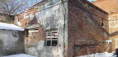 Земельный участок (категория земель: земли населенных пунктов, вид разрешенного использования: участки размещения промышленно-производственных объектов), кадастровый номер 64:41:410216:422, площадью 777 кв. м, с расположенным на нем зданием (назначение — нежилое), кадастровый номер 64:41:410216:393, общей площадью 367,1 кв. м, по адресу: Саратовская обл., г. Балашов, ул. Пугачевская, д. 313