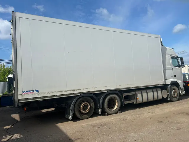 АМТС грузовой фургон ВОЛЬВО FH-6X2R, 2006гв, г/н Р561ТР199, VIN УV2ASW0C86B444516