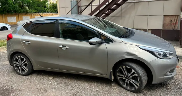 Д-к Литвиненко Д.А. А/м KIA CEED, г/в 2014, г/н Х025ОВ123, VIN XWEHN512BE0024617. Обременение: арест, н/ц 846 000,00 руб., з-к 169 200,00 руб., ш/а 8 460,00 руб.