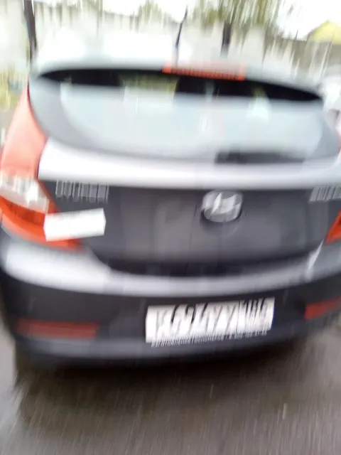 Автомобиль марки ХЭНДЭ Солярис, г.р.з. К 694 УУ 186, 2015 г.в., VIN: Z94CU51CBFR127715 ТС обременено ЗАЛОГОМ. По общему правилу при переходе права собственности залог сохраняется в соответствии со ст. 353 ГК РФ; приобретатель имущества приобретает права и несет обязанности залогодателя. Риски, связанные с сохранением залога и возможностью обращения взыскания на предмет залога, несет приобретатель. ТС имеет ограничения ФССП на регистрационные действия (ключи и документы отсутствуют)