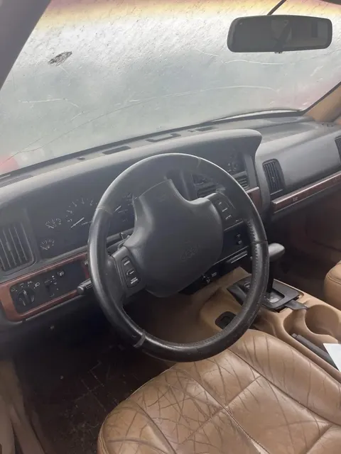 а/м JEEP GRAND CHEROKEE, цвет темно-зеленый, г/н K641 ЕХ