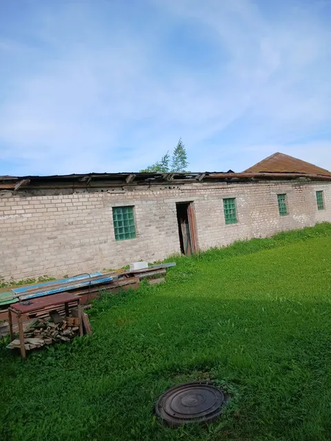 нежилое здание – баня, 1- этажное, общая площадь 100,8 кв. м, кадастровый номер 35:28:0603032:272, расположенное по адресу: Российская Федерация, Вологодская область, м.о. Грязовецкий, д. Вараксино, д. 74, вместе с земельным участком, кадастровый номер 35:28:0603032:185, категория земель: земли населенных пунктов, разрешенное использование: для размещения здания бани, общей площадью 220 кв.м.
