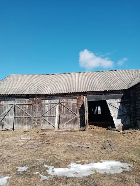 Нежилое здание (гараж) 1983 года завершения строительства