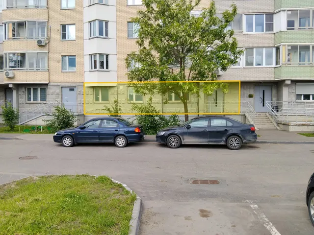 Продажа имущества, находящегося в собственности города Москвы, нежилое помещение по адресу: г. Москва, ул. Авиаторов, д. 5, корп. 1,  площадью 135,5 кв. м (этаж № 1), кадастровый номер: 77:07:0015007:4136.