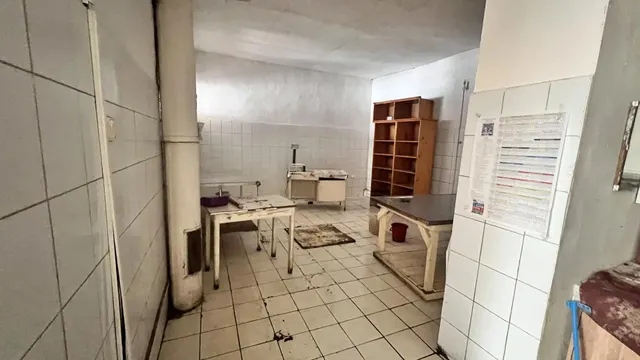 Нежилое помещение, общей площадью 80,40 м2, кадастровый №80:01:180137:385, по адресу: Забайкальский край, р-н. Агинский, пгт. Агинское, ул. Цыбикова, д. 4, пом. 4