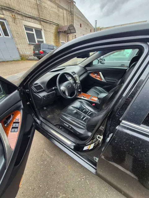 Продажа легкового седана марки, модели TOYOTA CAMRY, год выпуска ТС 2011, АКПП,  цвет кузова (кабины, прицепа) черный.