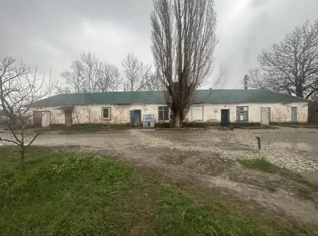 Имущественный комплекс расположенный по адресу: Российская Федерация, Краснодарский кр.,                 г. Новороссийск, с. Цемдолина, ул. Свободы, дом № 1