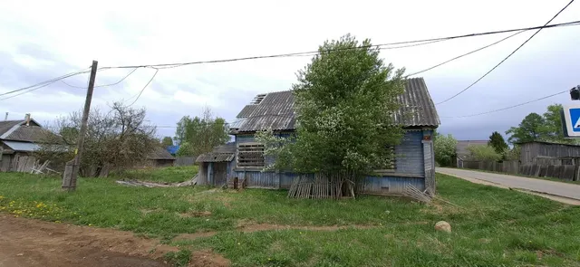 Жилой дом с земельным участком (подлежащий капитальному ремонту)