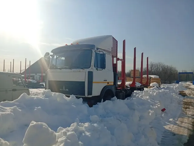 Транспортное средство МАЗ 6303А8-328, марка 13485, 2012 года выпуска, цвет - белый, VIN Y3M6303A8C0001412, государственный номер О339ХТ29. Состояние ТС: в рабочем состоянии, многочисленные следы ржавчина на раме и бензобаке.