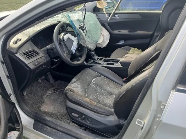 Легковой автомобиль «Hyundai Sonata», идентификационный номер (VIN): KMHE341DBF097375, год выпуска 2015, объём двигателя 1999 см3, мощность двигателя 151 л.с./111 кВт, газовый, вес 1790,00 кг.
