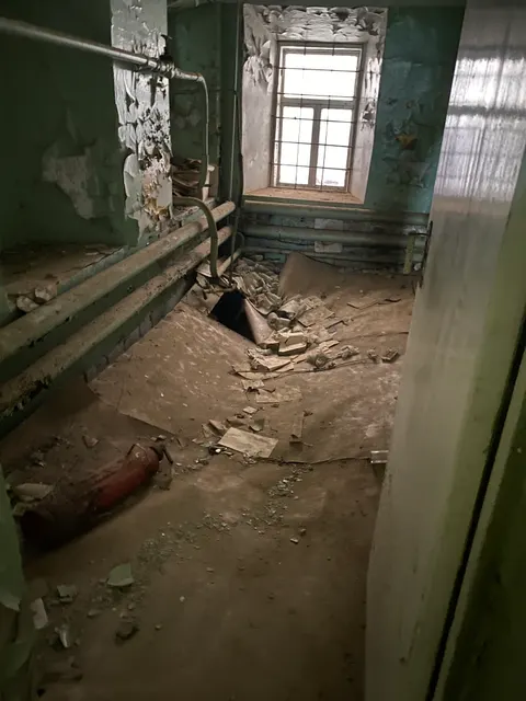 Земельного участка общей площадью 975,0 кв.м., кадастровый номер 18:23:088004:6, с расположенным на нем зданием общей площадью 384,4 кв.м., с кадастровым номером 18:23:088004:127, по адресу: Удмуртская Республика, м. о. Юкаменский район, с. Юкаменское, ул. Первомайская, стр. 15.