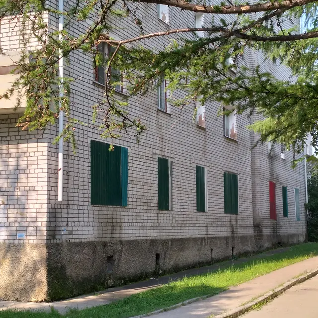 нежилое помещение на 1-ом этаже жилого дома, г. Зея, мкр. Солнечный, 3А , кадастровый № 28:03:030010:349