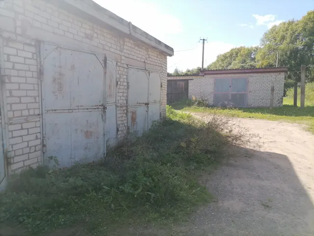 помещение площадью 33,6 кв.м., с кадастровым номером 60:08:0010202:67, расположенное по адресу: Псковская область, Локнянский муниципальный округ, рп. Локня, ул. Комсомольская, д.66, пом.1001