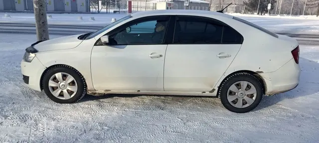 Легковой автомобиль Skoda RAPID, 2018г.в., г/н M752CM124, VIN XW8AC2NHXJK137740, номер кузова XW8AC2NHXJK137740, номер двигателя 529487, цвет белый. Начальная цена продажи 684 250 руб. Задаток 102700 руб.