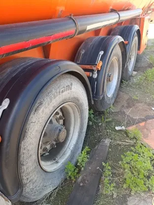 Полуприцеп цистерна BONUM; 914210; 2015 г.в., г/н СВ708161, цвет оранжевый, VIN: XJY914210F0000022, номер шасси (рамы): XJY914210F0000022. Имеются царапины и сколы