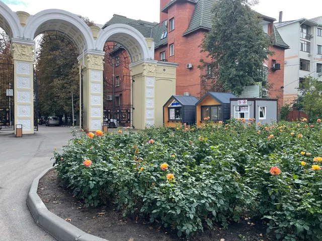 Право на заключение договора аренды особо ценного движимого имущества, являющегося муниципальной собственностью и находящегося в оперативном управлении МБУ «Садово- парковое» - павильон № 2«Барн Хаус» (Сувенирная продукция)