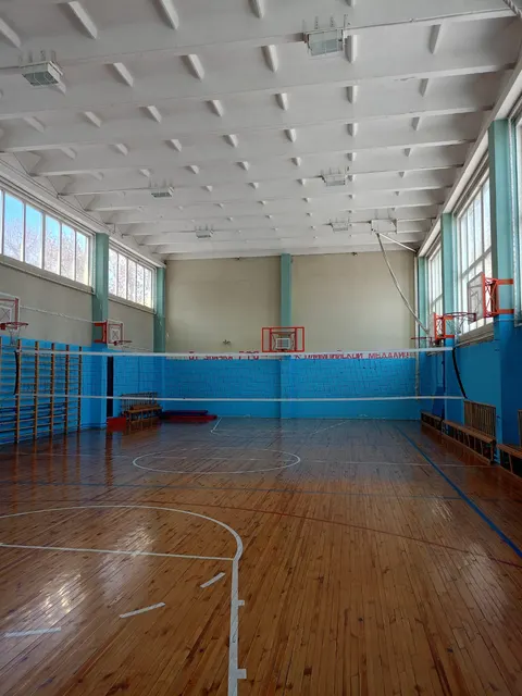 Нежилое помещение (спортивный зал) площадью 293,8 кв.м, расположенное на 1 этаже здания школы по адресу: г. Кемерово,                  ул. Институтская, 20. Целевое назначение: для занятий обучающимися физической культурой и спортом (для проведения занятий по мини-футболу). Режим использования: 5 часов в неделю (понедельник, среда с 19:00 до 21:00, пятница с 19:00 до 20:00).