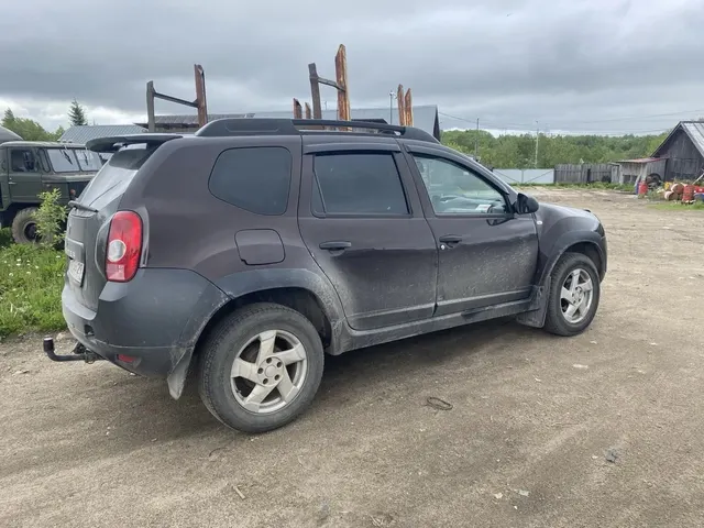 Транспортное средство Renault Duster, 2015 года выпуска, цвет - темно-коричневый, VIN X7LHSRGA553698311, государственный номер O495PP29, номер кузова (прицепа) X7LHSRGA553698311, передний привод, в рабочем состоянии, при осмотре дефекты не обнаружены