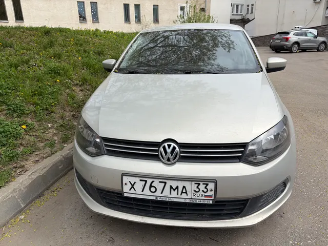 Автомобиль VOLKSWAGEN POLO 2011 года выпуска