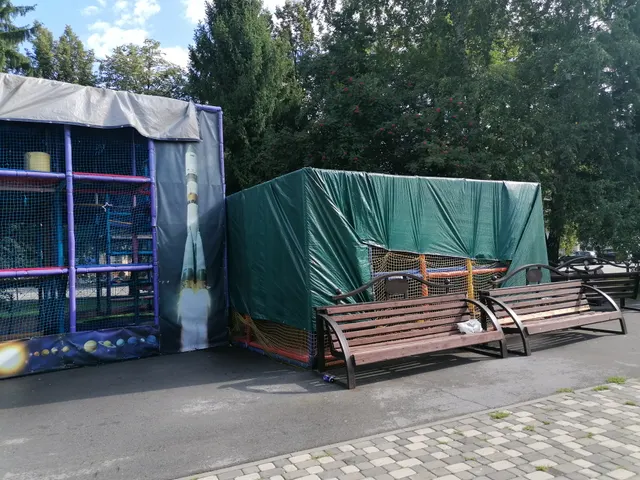 Часть объекта благоустройства, расположенного по адресу: Кемеровская область, город Кемерово, бульвар Строителей (от проспекта Ленина до проспекта Химиков), общей площадью 255,0 кв.м, в границах, определенных в соответствии с Приложением № 1 (схема расположения части объекта благоустройства), которое является неотъемлемой частью настоящего договора, в целях размещения без капитального строительства: см. извещение.