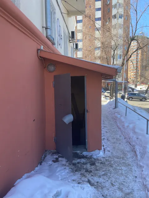 Право заключения договора аренды в отношении недвижимого муниципального имущества – 621/1000 доли функционального (встроенного) нежилого помещения № -I (1-8), подвал, общей площадью 143,3 кв. м в виде комнат № 3, 6 площадью 13,4 кв. м и мест общего пользования в виде части комнаты № 7 площадью 75,6 кв. м, предоставленных пропорционально занимаемой площади, общей площадью доли 89,0 кв. м, расположенного по адресу: Хабаровский край, г. Хабаровск, ул. Ленина, д. 25, пом. -I (1-8).