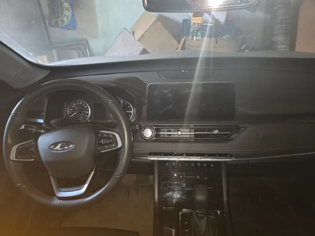 Должник Морозов Роман Владимирович. Автомобиль универсал CHERY TIGGO 4 PRO, 2024 г.в., г/н С080ВХ180, серого цвета, VIN: LVVDB21B4RD122296, номер кузова (прицепа) LVVDB21B4RD122296, номер двигателя APRB00585, пробег: около 75 т. км., объём двигателя: 1,5 см/куб, мощность двигателя: 113 л.с., имеются повреждения (вмятина) в задней части кузова. Нач. цена: 1099997 руб. Задаток: 165 000 руб.