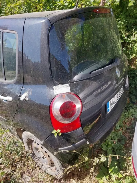 Автомобиль RENAULT MODUS, 2007 года выпуска, государственный регистрационный знак Латвии MZ8256, VIN: VF1JPOBOA37836375.