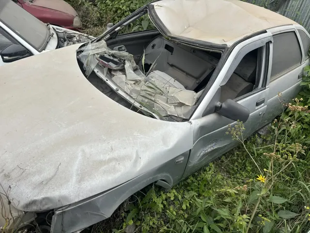 Автомобиль ВАЗ 21124 в аварийном состоянии, г/н В305ТК124, 2006 г.в., VIN XTA21124060374904, двигатель № 1475905, цвет светло-серебристый, после ДТП, комплектность не проверялась данное имущество обращено в доход государства, находится в г. Ачинск(Документы отсутствуют)