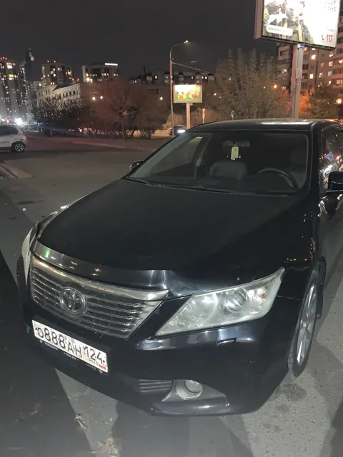Легковой автомобиль седан TOYOTA CАMRY, 2013г.в., г/н O888AH124, VIN XW7BK4FK40S005217, номер кузова XW7BK4FK40S005217, номер двигателя J675709, цвет черный металлик. Начальная цена продажи 1 343 850 руб. Задаток 201600 руб.