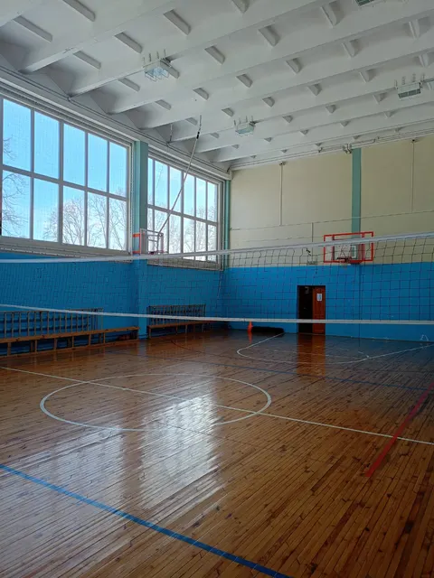 Нежилое помещение (спортивный зал) площадью 293,8 кв.м, расположенное на 1 этаже здания школы по адресу: г. Кемерово,                  ул. Институтская, 20. Целевое назначение: для занятий обучающимися физической культурой и спортом (для проведения занятий по мини-футболу). Режим использования: 5 часов в неделю (понедельник, среда с 19:00 до 21:00, пятница с 19:00 до 20:00).