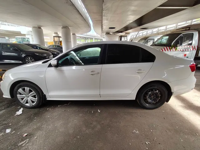 Продажа транспортного средства легкового автомобиля VOLKSWAGEN JETTA, 2015 года выпуска, VIN XW8ZZZ16ZFN905825