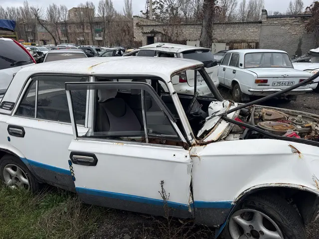 1. Автомобиль марки «ВАЗ 21063», год выпуска не установлен, г/н А544АМ185. 2. Автомобиль марки «ВАЗ 21061», 2000 года выпуска, г/н 131-34 НР. 3. Автомобиль марки «ВАЗ 21013», год выпуска не установлен, г/н С414АК185. 4. Автомобиль марки «ВАЗ 21011», год выпуска не установлен, г/н У7564ЗП.