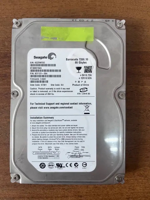 1. Накопитель жесткого диска "Seagate s/n SRA056JF" — 1 шт.     2. Накопитель жесткого диска SEAGATE s/n 6QZ0WCS2 - 1 шт.     3. Накопитель жесткого диска Hitachi s/n HK2N1KJV — 1 шт.     4. Накопитель жесткого диска Western Digital s/n WCAWF0529020 — 1 шт.