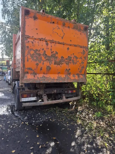 Специализированное транспортное средство МКМ 44108, 2013 года выпуска, цвет - оранжевый, государственный номер М600АК29. Состояние ТС: в рабочем состоянии, коррозия, ржавчина и царапины по всему кузову и кабине, отсутствует ручка открывания дверей с право внутренней стороны кабины.