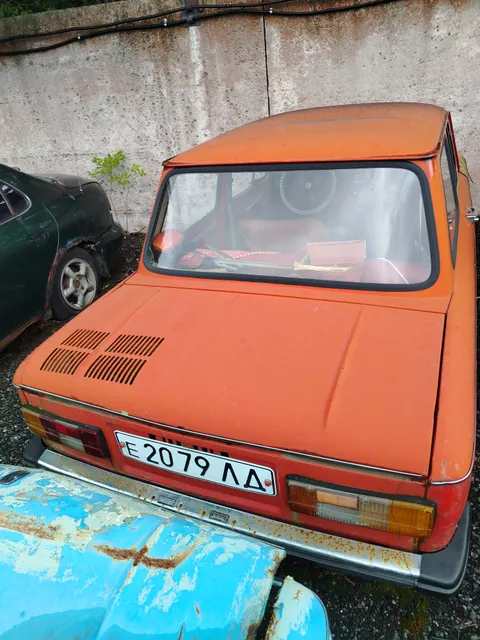 Автомобиль «ЗАЗ» красного цвета с государственным регистрационным знаком Е2079ЛД