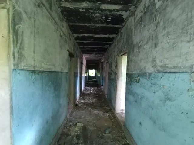 Административное здание, земельный участок