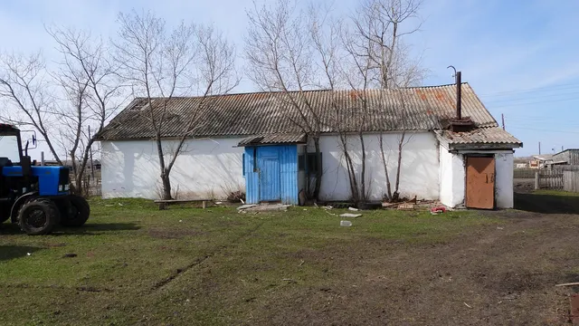 Здание школы с земельным участком под зданием, кадастровый номер земельного участка 55:15:090301:81, расположенные по адресу: Омская область, Называевский район, аул Кирей, ул. Абая, д. 22